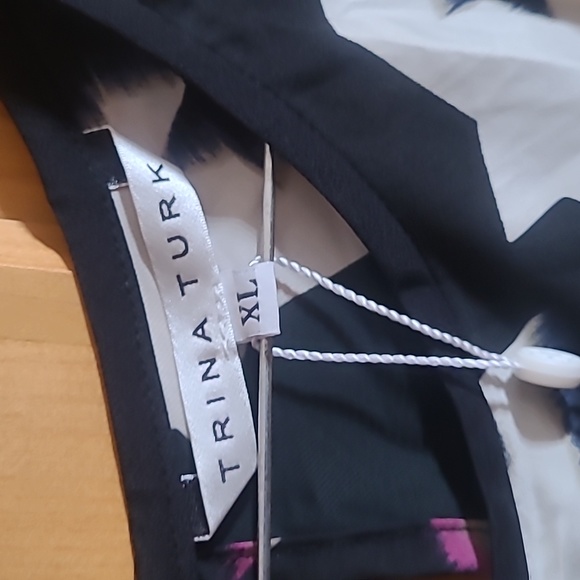 NWT XL tank top - Picture 4 of 4